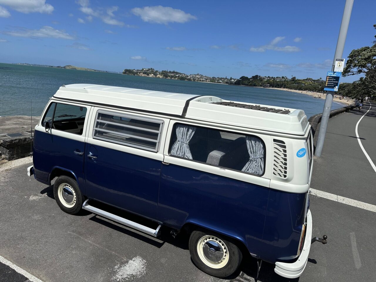 1973 VW Kombi T2 exterior