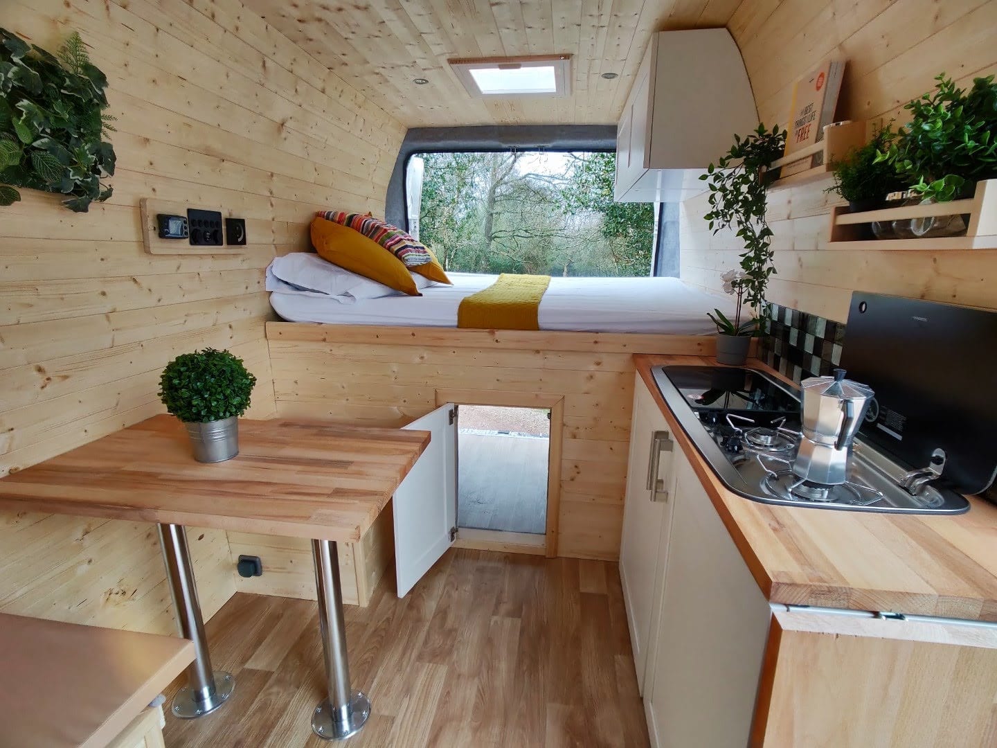 Campervan Hire UK ⋆ Quirky Campers ⋆ Home of Handmade Campervans