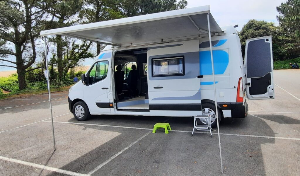 Thule Renault Master High Roof main image 1